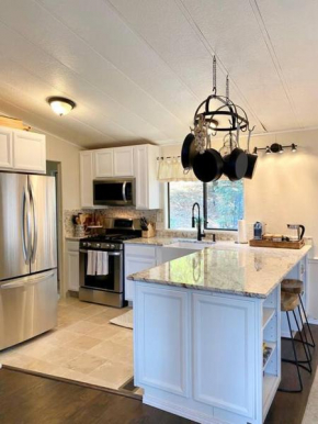 B-B Ranch Cottage~Heart of Gold Country~*HOT TUB*